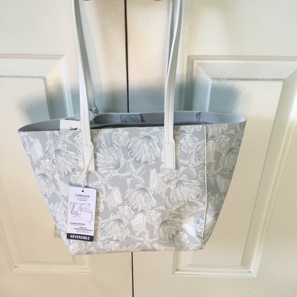 Tommy Bahama Handbags - Tommy Bahama Reversible Tote Wristlet & liner bag